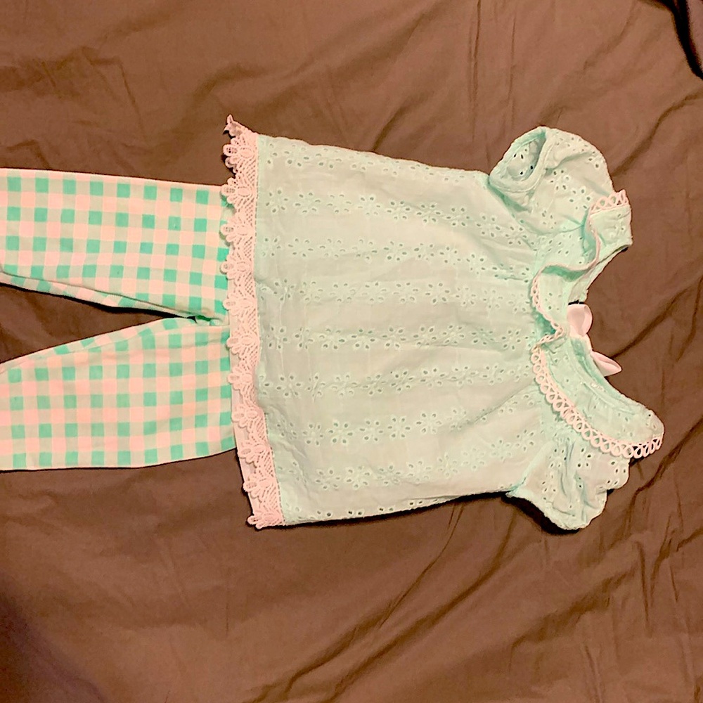 Belks Rare editions - size 6/9 months Capri set
